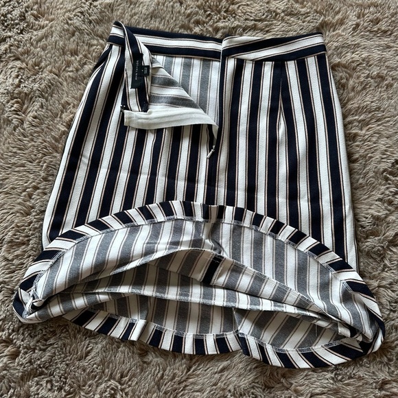 Ann Taylor Pinstripe Flounce Skirt 0 - Picture 13 of 15